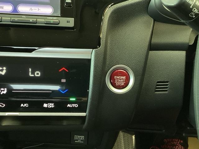 フィット １３Ｇ・Ｆパッケージ　純正ナビ　フルセグ　リアカメラ　スマートキーシステム　運転席助手席エアバック　地デジＴＶ　横滑り防止システム　ＡＡＣ　ＤＶＤ再生　後カメラ　ＰＷ　キーフリーシステム　運転席エアバッグ　ＡＢＳ　ナビＴＶ（14枚目）