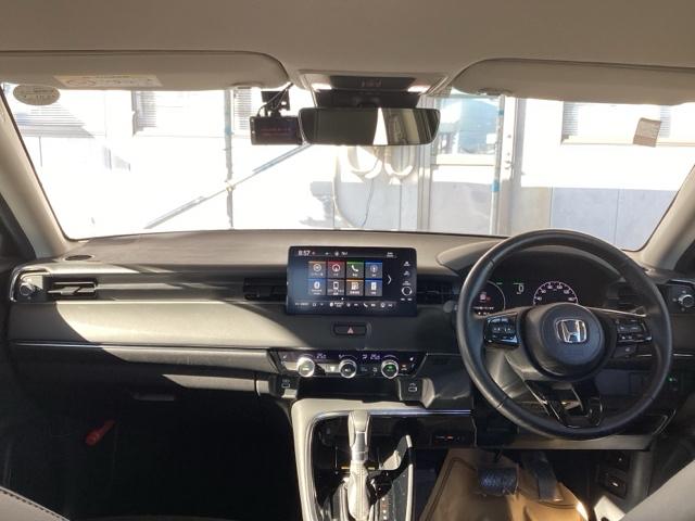 ヴェゼル ｅ：ＨＥＶＺ　メモリーナビ　ドラレコ　ＥＴＣ　衝突回避支援ブレーキ機能　スマキ　Ｐトランク　フルオートエアコン　Ｄレコ　エアバッグ　両席エアバック　Ｒカメ　パワーウィンドウ　ＬＥＤランプ　ソナー　クルーズＣ　ＡＢＳ（2枚目）