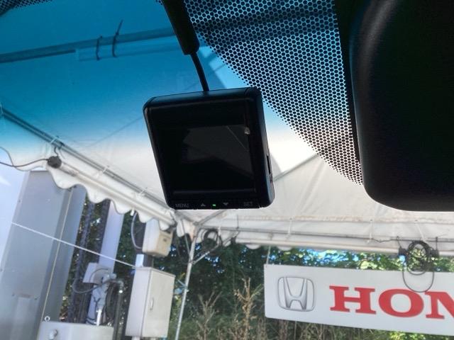 アコードハイブリッド EX HDDナビ ドラレコ ETC リヤカメラ 盗難防止装置 パワーウィンドウ 地デジ LED DVD再生 オートエアコン ナビTV パワーステアリング キーフリー アイドリングストップ ABS エアバック(13枚目)