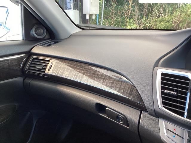 アコードハイブリッド EX HDDナビ ドラレコ ETC リヤカメラ 盗難防止装置 パワーウィンドウ 地デジ LED DVD再生 オートエアコン ナビTV パワーステアリング キーフリー アイドリングストップ ABS エアバック(16枚目)