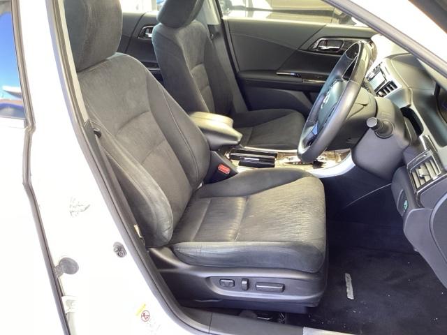 アコードハイブリッド EX HDDナビ ドラレコ ETC リヤカメラ 盗難防止装置 パワーウィンドウ 地デジ LED DVD再生 オートエアコン ナビTV パワーステアリング キーフリー アイドリングストップ ABS エアバック(26枚目)