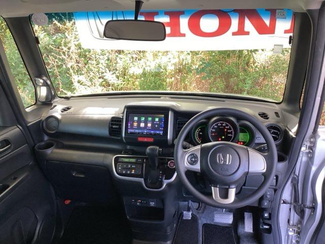 Ｎ－ＢＯＸ Ｇ・Ｌパッケージ　メモリーナビ　リアカメラ　ＥＴＣ　Ｉ－ＳＴＯＰ　ベンチ席　メンテナンスノート　カラーバックモニター　全席ＰＷ　イモビライザー　ナビテレビ　地ＴＶ　ＡＡＣ　横滑り防止　スマートキー　ＤＶＤ再生　ＡＢＳ（2枚目）