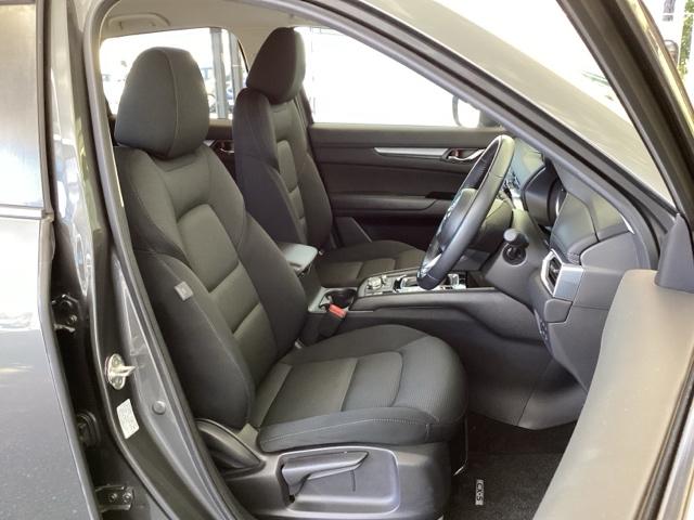 ＣＸ－５ ２０Ｓスマートエディション　純正メモリーナビ　全周囲カメラ　ＥＴＣ　ブレーキサポート　３６０度ビューモニター　ＬＥＤ　地デジ　ＵＳＢポート　サイドエアバック　横滑り防止装置　クルーズコントロール　アイドリング　盗難防止装置（16枚目）