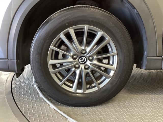 ＣＸ－５ ２０Ｓスマートエディション　純正メモリーナビ　全周囲カメラ　ＥＴＣ　ブレーキサポート　３６０度ビューモニター　ＬＥＤ　地デジ　ＵＳＢポート　サイドエアバック　横滑り防止装置　クルーズコントロール　アイドリング　盗難防止装置（21枚目）