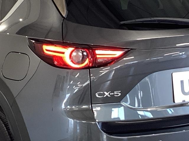 ＣＸ－５ ２０Ｓスマートエディション　純正メモリーナビ　全周囲カメラ　ＥＴＣ　ブレーキサポート　３６０度ビューモニター　ＬＥＤ　地デジ　ＵＳＢポート　サイドエアバック　横滑り防止装置　クルーズコントロール　アイドリング　盗難防止装置（28枚目）
