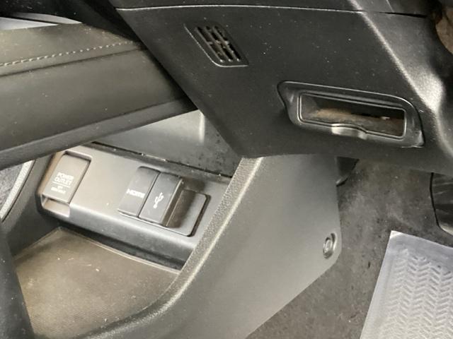ヴェゼル Ｘ　メモリーナビ　リアカメラ　ＥＴＣ　追突軽減ブレーキ　地ＴＶ　ＤＶＤ再生　スマ－トキ－　ＵＳＢ　サイドエアバッグ　ナビ＆ＴＶ　パワーウィンドウ　盗難防止システム　横滑り防止　ＬＥＤヘッドランプ　クルコン（46枚目）