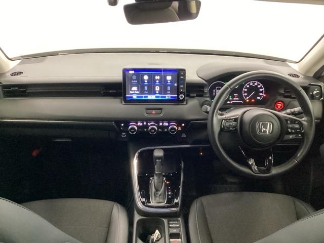 ヴェゼル ｅ：ＨＥＶＺ　メモリーナビ　ドラレコ　ＥＴＣ　衝突回避支援ブレーキ機能　スマキ　Ｐトランク　フルオートエアコン　Ｄレコ　エアバッグ　両席エアバック　Ｒカメ　パワーウィンドウ　ＬＥＤランプ　ソナー　クルーズＣ　ＵＳＢ（2枚目）