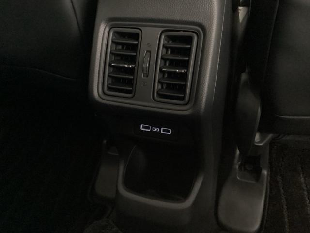 ヴェゼル ｅ：ＨＥＶＺ　メモリーナビ　ドラレコ　ＥＴＣ　衝突回避支援ブレーキ機能　スマキ　Ｐトランク　フルオートエアコン　Ｄレコ　エアバッグ　両席エアバック　Ｒカメ　パワーウィンドウ　ＬＥＤランプ　ソナー　クルーズＣ　ＵＳＢ（26枚目）