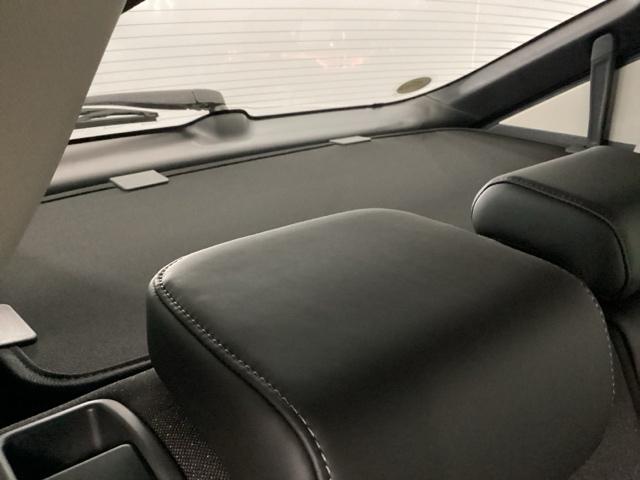 ヴェゼル ｅ：ＨＥＶＺ　メモリーナビ　ドラレコ　ＥＴＣ　衝突回避支援ブレーキ機能　スマキ　Ｐトランク　フルオートエアコン　Ｄレコ　エアバッグ　両席エアバック　Ｒカメ　パワーウィンドウ　ＬＥＤランプ　ソナー　クルーズＣ　ＵＳＢ（32枚目）