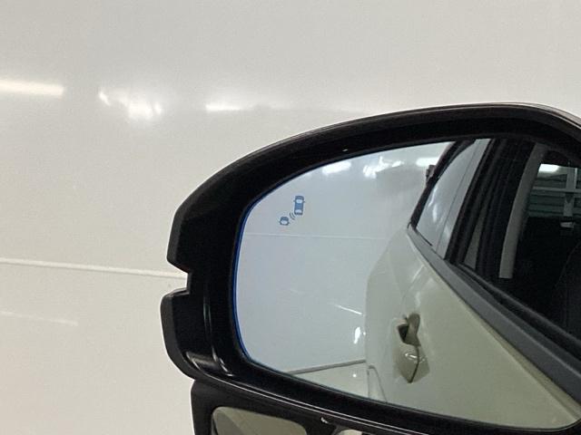 ヴェゼル ｅ：ＨＥＶＺ　メモリーナビ　ドラレコ　ＥＴＣ　衝突回避支援ブレーキ機能　スマキ　Ｐトランク　フルオートエアコン　Ｄレコ　エアバッグ　両席エアバック　Ｒカメ　パワーウィンドウ　ＬＥＤランプ　ソナー　クルーズＣ　ＵＳＢ（42枚目）