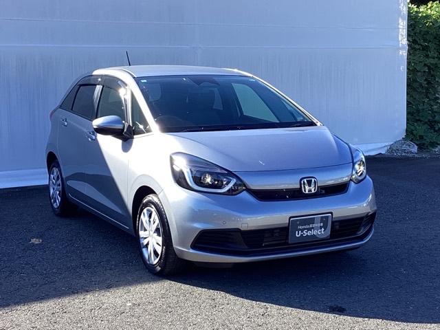 フィット ｅ：ＨＥＶベーシック　ＥＴＣ　カーテンエアバッグ　ＣＭＢＳ　セキュリティアラーム　アイドリングストップ　スマートキー　ＬＥＤヘッド　パワーウインドウ　オートエアコン　禁煙車　クルーズコントロール　エアバッグ　ＡＢＳ（8枚目）