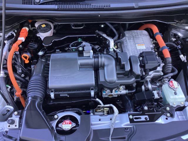 フィット ｅ：ＨＥＶベーシック　ＥＴＣ　カーテンエアバッグ　ＣＭＢＳ　セキュリティアラーム　アイドリングストップ　スマートキー　ＬＥＤヘッド　パワーウインドウ　オートエアコン　禁煙車　クルーズコントロール　エアバッグ　ＡＢＳ（16枚目）