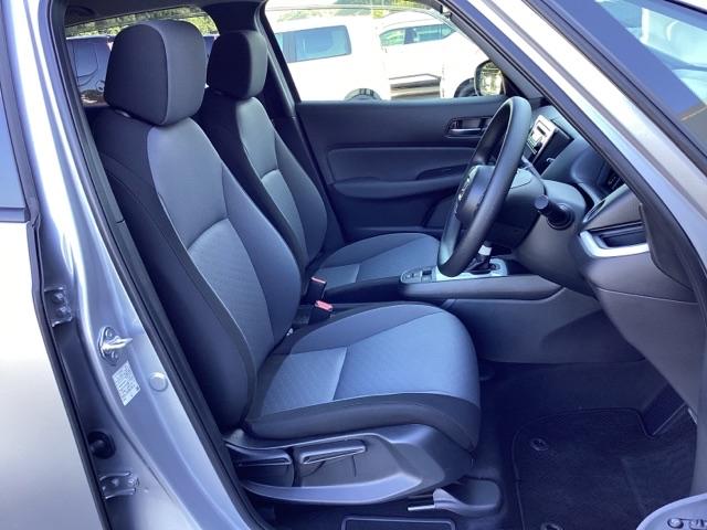 フィット ｅ：ＨＥＶベーシック　ＥＴＣ　カーテンエアバッグ　ＣＭＢＳ　セキュリティアラーム　アイドリングストップ　スマートキー　ＬＥＤヘッド　パワーウインドウ　オートエアコン　禁煙車　クルーズコントロール　エアバッグ　ＡＢＳ（17枚目）