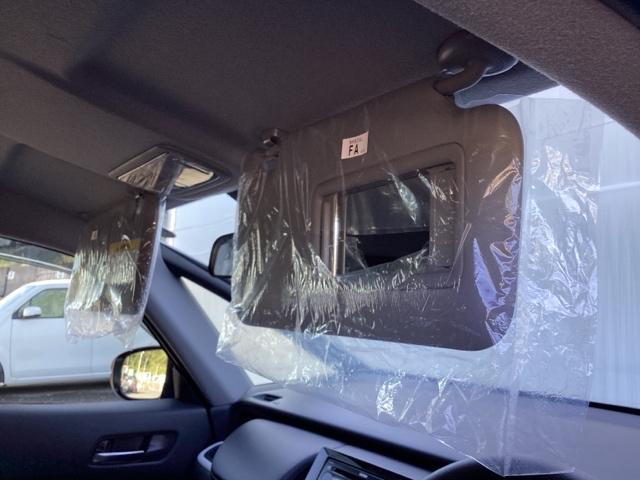 フィット ｅ：ＨＥＶベーシック　ＥＴＣ　カーテンエアバッグ　ＣＭＢＳ　セキュリティアラーム　アイドリングストップ　スマートキー　ＬＥＤヘッド　パワーウインドウ　オートエアコン　禁煙車　クルーズコントロール　エアバッグ　ＡＢＳ（30枚目）