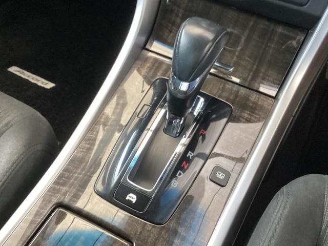 アコードハイブリッド EX HDDナビ 電動シート ETC リヤカメラ 衝突軽減システム 盗難防止装置 パワーウィンドウ ワンセグ オートエアコン ナビTV パワーステアリング キーフリー アイドリングストップ ABS 横滑防止(15枚目)