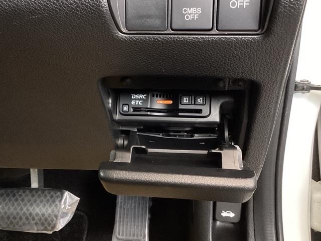 アコードハイブリッド EX HDDナビ 電動シート ETC リヤカメラ 衝突軽減システム 盗難防止装置 パワーウィンドウ ワンセグ オートエアコン ナビTV パワーステアリング キーフリー アイドリングストップ ABS 横滑防止(18枚目)