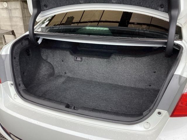 アコードハイブリッド EX HDDナビ 電動シート ETC リヤカメラ 衝突軽減システム 盗難防止装置 パワーウィンドウ ワンセグ オートエアコン ナビTV パワーステアリング キーフリー アイドリングストップ ABS 横滑防止(22枚目)