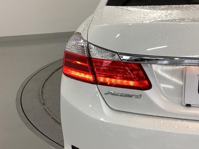 アコードハイブリッド EX HDDナビ 電動シート ETC リヤカメラ 衝突軽減システム 盗難防止装置 パワーウィンドウ ワンセグ オートエアコン ナビTV パワーステアリング キーフリー アイドリングストップ ABS 横滑防止(33枚目)