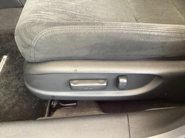 アコードハイブリッド EX HDDナビ 電動シート ETC リヤカメラ 衝突軽減システム 盗難防止装置 パワーウィンドウ ワンセグ オートエアコン ナビTV パワーステアリング キーフリー アイドリングストップ ABS 横滑防止(39枚目)