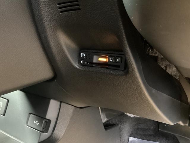 シビック ハッチバック ホンダセンシングレス 純正ナビ 盗難防止装置 Bモニター 横滑防止 シートヒーター付き LEDライト フルセグTV スマートキー AAC ナビ・TV ドラレコ サイドカーテンエアバック ETC ABS(13枚目)