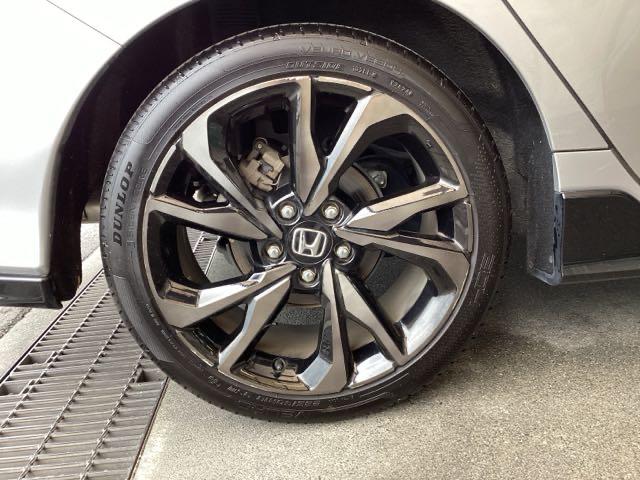 シビック ハッチバック ホンダセンシングレス 純正ナビ 盗難防止装置 Bモニター 横滑防止 シートヒーター付き LEDライト フルセグTV スマートキー AAC ナビ・TV ドラレコ サイドカーテンエアバック ETC ABS(23枚目)