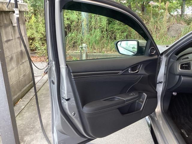 シビック ハッチバック ホンダセンシングレス 純正ナビ 盗難防止装置 Bモニター 横滑防止 シートヒーター付き LEDライト フルセグTV スマートキー AAC ナビ・TV ドラレコ サイドカーテンエアバック ETC ABS(34枚目)