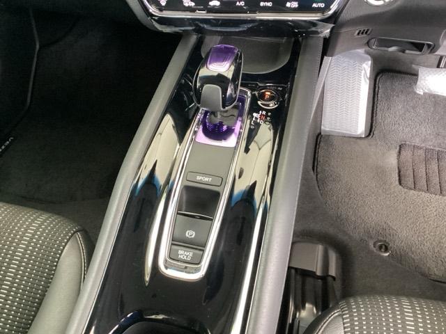 ヴェゼル ハイブリッドＺ　メモリナビ　衝突低減ブレーキ　リアカメラ　Ｒカメ　スマキー　ＬＥＤランプ　ＥＴＣ付　ＵＳＢ　整備記録簿　シ－トヒ－タ－　サイドカーテンエアバック　運転席助手席エアバッグ　ＶＳＡ　パワーステアリング（13枚目）