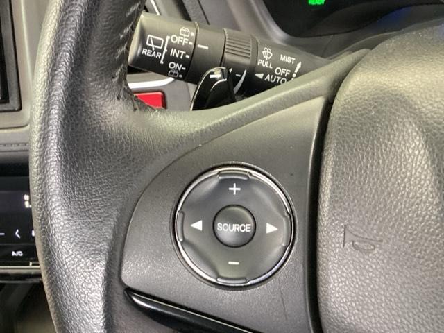 ヴェゼル ハイブリッドＺ　メモリナビ　衝突低減ブレーキ　リアカメラ　Ｒカメ　スマキー　ＬＥＤランプ　ＥＴＣ付　ＵＳＢ　整備記録簿　シ－トヒ－タ－　サイドカーテンエアバック　運転席助手席エアバッグ　ＶＳＡ　パワーステアリング（44枚目）
