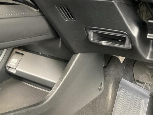 ヴェゼル ハイブリッドＺ　メモリナビ　衝突低減ブレーキ　リアカメラ　Ｒカメ　スマキー　ＬＥＤランプ　ＥＴＣ付　ＵＳＢ　整備記録簿　シ－トヒ－タ－　サイドカーテンエアバック　運転席助手席エアバッグ　ＶＳＡ　パワーステアリング（48枚目）