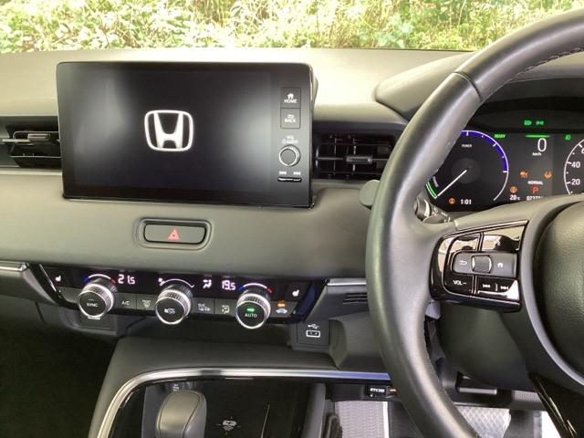 ヴェゼル ｅ：ＨＥＶＺ　純正メモリーナビ　ドラレコ　リアカメラ　衝突回避支援ブレーキ機能　スマキ　Ｐトランク　フルオートエアコン　Ｄレコ　エアバッグ　両席エアバック　Ｒカメ　記録簿付　パワーウィンドウ　ＬＥＤランプ　ソナー（3枚目）