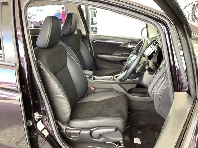 シャトル ハイブリッドXホンダセンシング 純正メモリーナビ リアカメラ ETC 衝突軽減装置 Rカメラ Fセグ LEDヘッド ECON AAC USB 盗難防止装置 記録簿 DVD再生 シートヒーター スマートキー エアバッグ 4WD ABS(16枚目)