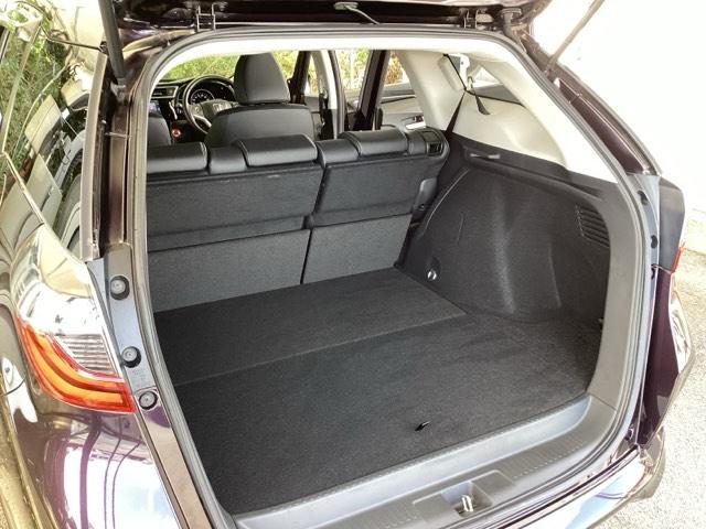 シャトル ハイブリッドXホンダセンシング 純正メモリーナビ リアカメラ ETC 衝突軽減装置 Rカメラ Fセグ LEDヘッド ECON AAC USB 盗難防止装置 記録簿 DVD再生 シートヒーター スマートキー エアバッグ 4WD ABS(18枚目)