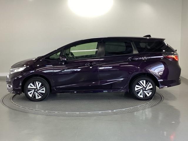 シャトル ハイブリッドXホンダセンシング 純正メモリーナビ リアカメラ ETC 衝突軽減装置 Rカメラ Fセグ LEDヘッド ECON AAC USB 盗難防止装置 記録簿 DVD再生 シートヒーター スマートキー エアバッグ 4WD ABS(26枚目)