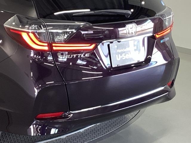 シャトル ハイブリッドXホンダセンシング 純正メモリーナビ リアカメラ ETC 衝突軽減装置 Rカメラ Fセグ LEDヘッド ECON AAC USB 盗難防止装置 記録簿 DVD再生 シートヒーター スマートキー エアバッグ 4WD ABS(30枚目)