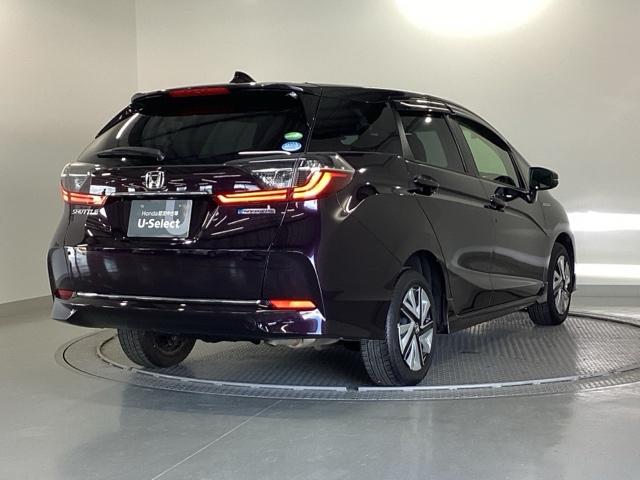 シャトル ハイブリッドXホンダセンシング 純正メモリーナビ リアカメラ ETC 衝突軽減装置 Rカメラ Fセグ LEDヘッド ECON AAC USB 盗難防止装置 記録簿 DVD再生 シートヒーター スマートキー エアバッグ 4WD ABS(31枚目)