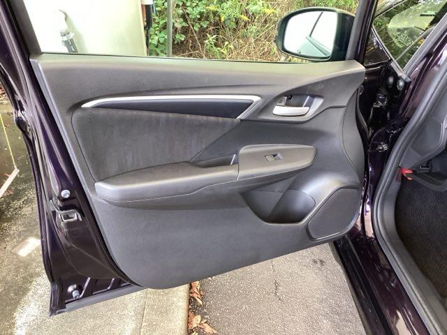 シャトル ハイブリッドXホンダセンシング 純正メモリーナビ リアカメラ ETC 衝突軽減装置 Rカメラ Fセグ LEDヘッド ECON AAC USB 盗難防止装置 記録簿 DVD再生 シートヒーター スマートキー エアバッグ 4WD ABS(33枚目)