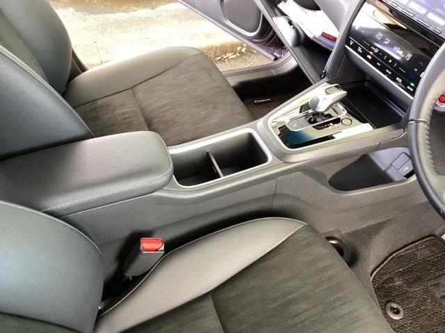 シャトル ハイブリッドXホンダセンシング 純正メモリーナビ リアカメラ ETC 衝突軽減装置 Rカメラ Fセグ LEDヘッド ECON AAC USB 盗難防止装置 記録簿 DVD再生 シートヒーター スマートキー エアバッグ 4WD ABS(39枚目)