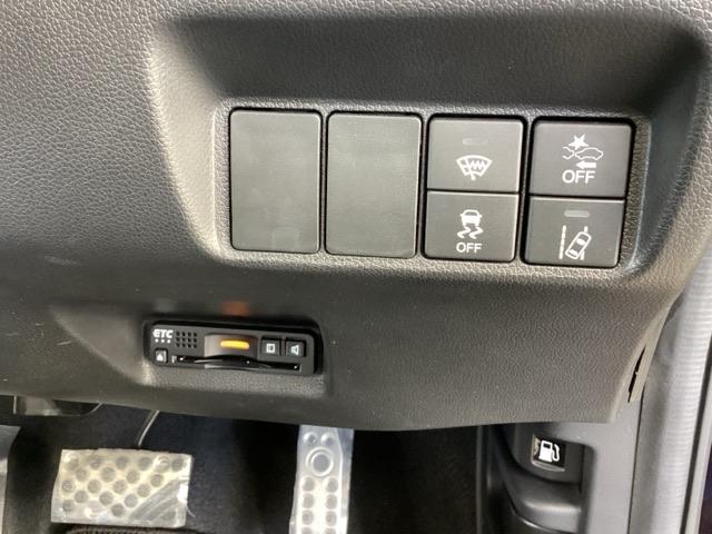 シャトル ハイブリッドXホンダセンシング 純正メモリーナビ リアカメラ ETC 衝突軽減装置 Rカメラ Fセグ LEDヘッド ECON AAC USB 盗難防止装置 記録簿 DVD再生 シートヒーター スマートキー エアバッグ 4WD ABS(44枚目)