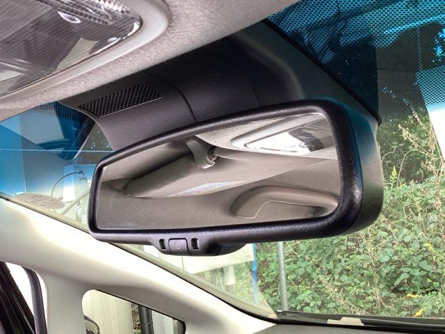 シャトル ハイブリッドXホンダセンシング 純正メモリーナビ リアカメラ ETC 衝突軽減装置 Rカメラ Fセグ LEDヘッド ECON AAC USB 盗難防止装置 記録簿 DVD再生 シートヒーター スマートキー エアバッグ 4WD ABS(48枚目)