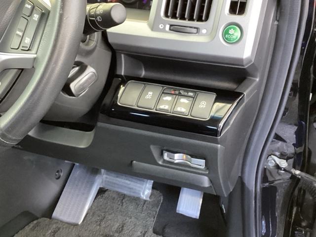 ステップワゴンスパーダ Ｚクールスピリット　純正メモリーナビ　リア席モニター　バックカメ　キーフリー　ナビＴＶ　横滑防止　記録簿付き　ＤＶＤ視聴可能　フルオートエアコン　パワーウインドウ　Ａクルーズ　三列シート　運転席エアバック　パワステ（15枚目）