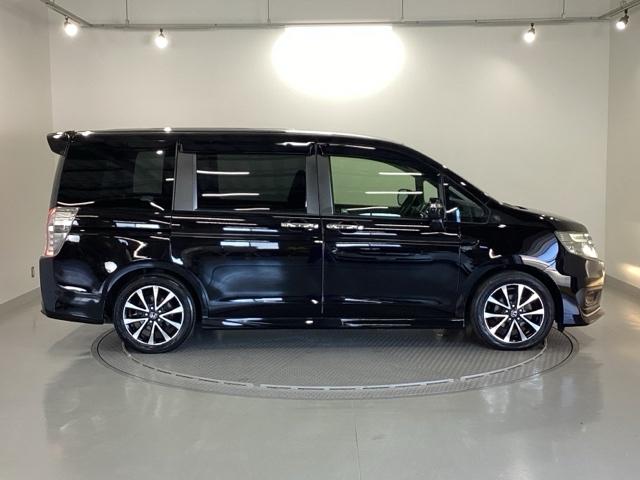 ステップワゴンスパーダ Ｚクールスピリット　純正メモリーナビ　リア席モニター　バックカメ　キーフリー　ナビＴＶ　横滑防止　記録簿付き　ＤＶＤ視聴可能　フルオートエアコン　パワーウインドウ　Ａクルーズ　三列シート　運転席エアバック　パワステ（33枚目）