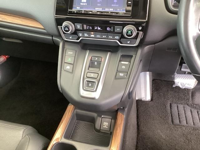 CR-Vハイブリッド e:HEVEX・マスターピース 純正メモリーナビ 本革Pシート Sルーフ 電動バックドア 衝突軽減ブレーキ クルコン Bカメラ LEDヘッドライト DVD ドライブレコーダー 本革シート 4WD 前席シートヒーター スマートキー(14枚目)