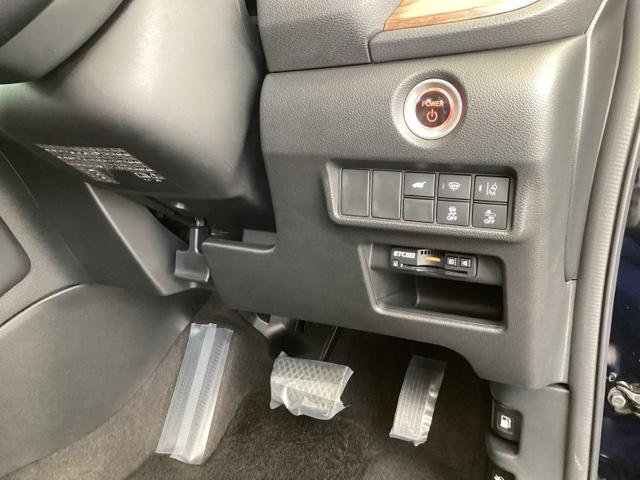 CR-Vハイブリッド e:HEVEX・マスターピース 純正メモリーナビ 本革Pシート Sルーフ 電動バックドア 衝突軽減ブレーキ クルコン Bカメラ LEDヘッドライト DVD ドライブレコーダー 本革シート 4WD 前席シートヒーター スマートキー(16枚目)