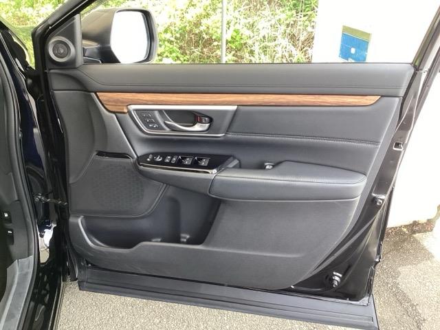 CR-Vハイブリッド e:HEVEX・マスターピース 純正メモリーナビ 本革Pシート Sルーフ 電動バックドア 衝突軽減ブレーキ クルコン Bカメラ LEDヘッドライト DVD ドライブレコーダー 本革シート 4WD 前席シートヒーター スマートキー(56枚目)