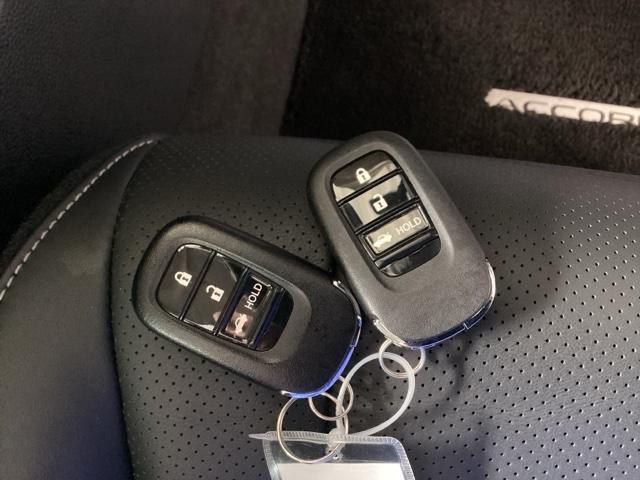 アコード e:HEV フルセグ リヤカメラ スマートキー 衝突被害軽減装置 ABS マルチカメラ ETC車載器 電動シート LEDヘッドライト Rカメラ ドライブレコーダー オートクルーズコントロール 横滑り防止装置(19枚目)