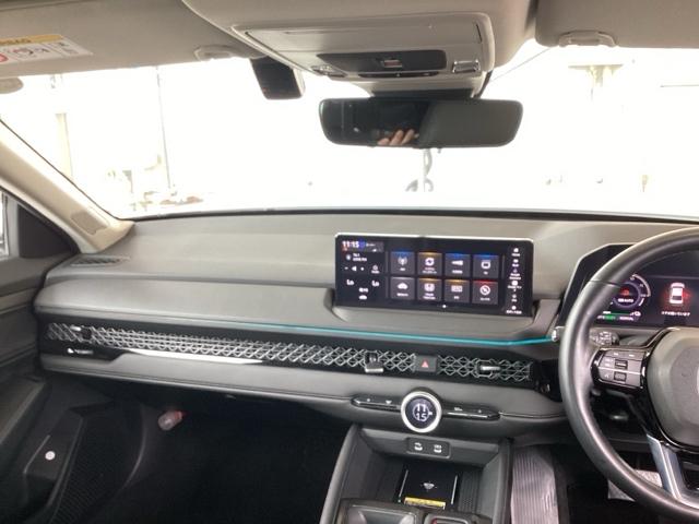 アコード e:HEV フルセグ リヤカメラ スマートキー 衝突被害軽減装置 ABS マルチカメラ ETC車載器 電動シート LEDヘッドライト Rカメラ ドライブレコーダー オートクルーズコントロール 横滑り防止装置(24枚目)