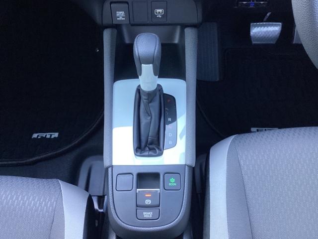 フィット e:HEVクロスター メモリーナビ ドラレコ ETC 衝突回避システム フルオートエアコン 整備記録簿 前後センサー LEDランプ エアバッグ サイドエアバック 地デジ オートクルーズコントロール VSA バックカメラ(16枚目)