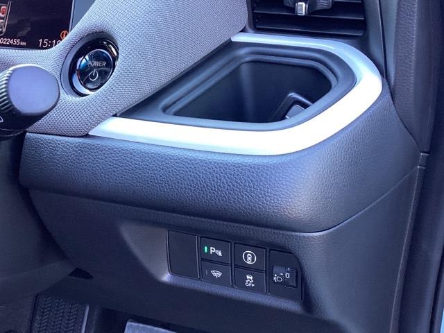 フィット e:HEVクロスター メモリーナビ ドラレコ ETC 衝突回避システム フルオートエアコン 整備記録簿 前後センサー LEDランプ エアバッグ サイドエアバック 地デジ オートクルーズコントロール VSA バックカメラ(17枚目)