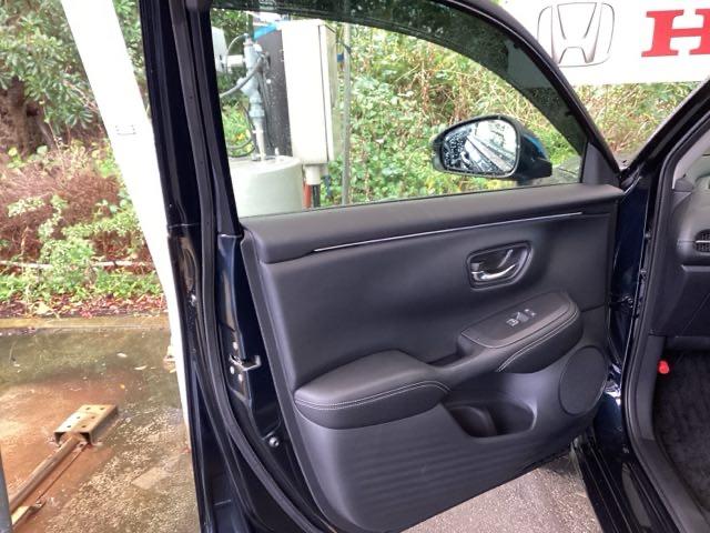 ZR-V Z ナビ BOSEプレミアムサウンドシステム Dレコ 盗難防止システム インテリキー カーテンエアバック 地デジ VSA Bカメラ クルコン USB エアコン ターボ 本革シ-ト クリアランスソナー(37枚目)