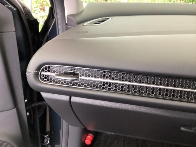 ZR-V Z ナビ BOSEプレミアムサウンドシステム Dレコ 盗難防止システム インテリキー カーテンエアバック 地デジ VSA Bカメラ クルコン USB エアコン ターボ 本革シ-ト クリアランスソナー(43枚目)